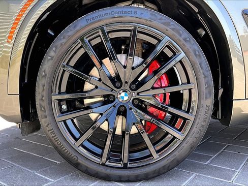 Used 2024 BMW X5 sDrive40i w/ M Sport Package RWD image 9