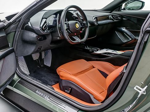 Used 2025 Ferrari 12Cilindri RWD image 9