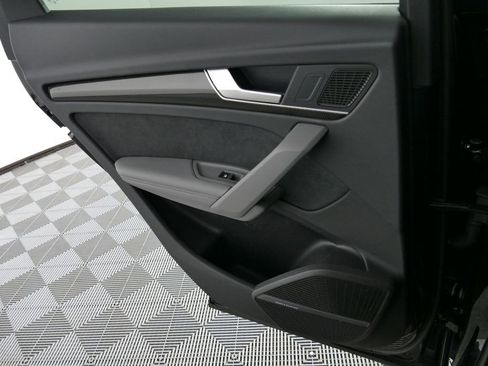 Used 2023 Audi SQ5 Premium Plus w/ Premium Plus Package image 6