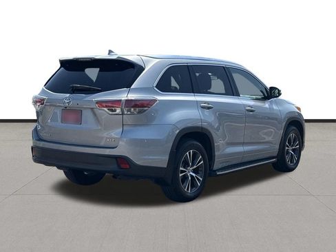 Used 2016 Toyota Highlander XLE FWD image 5