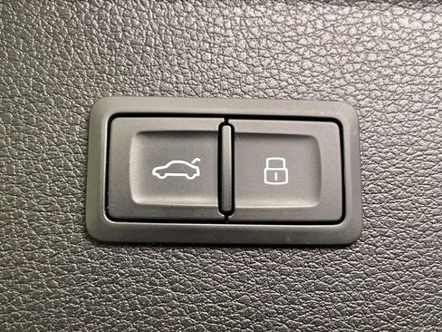 Used 2019 Audi SQ5 Prestige w/ Prestige Package AWD/4WD image 18