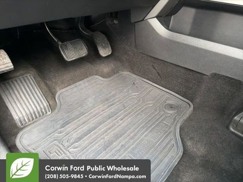 Used 2015 Ford F150 Platinum w/ Equipment Group 701A Luxury image 27