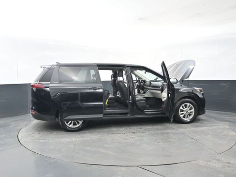 Used 2024 Kia Carnival LX image 30