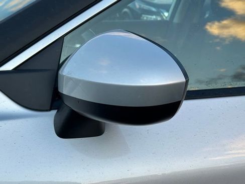 Used 2025 Nissan Rogue SV image 10