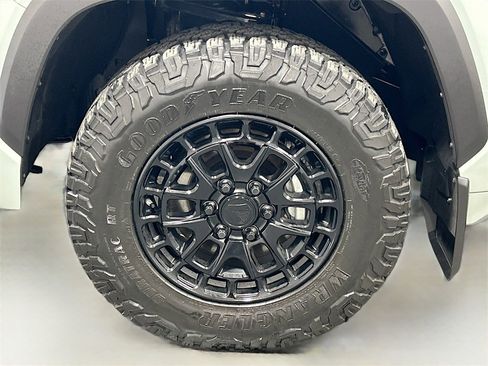 Used 2025 Toyota Tundra SR5 image 27