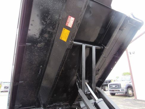 Used 2023 Ford F550 4x4 Regular Cab Super Duty image 35