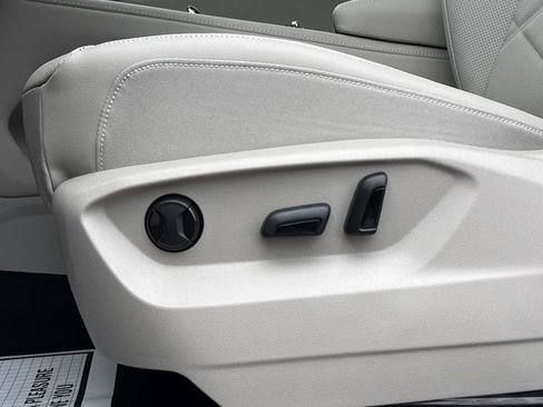 New 2026 Volkswagen Atlas SE FWD image 27