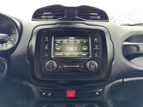 Used 2017 Jeep Renegade Altitude image 25