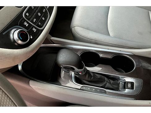 Used 2022 Chevrolet Malibu LT FWD image 16