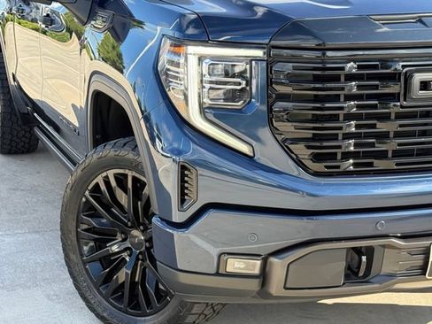 Used 2023 GMC Sierra 1500 Denali w/ Denali Reserve Package AWD/4WD image 3