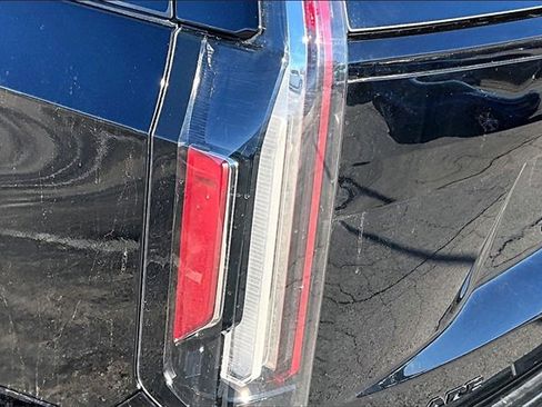 Used 2022 Cadillac Escalade ESV Sport w/ Touring Package image 23