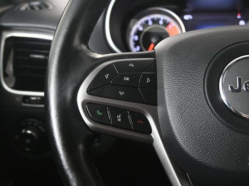 Used 2020 Jeep Cherokee Limited image 36