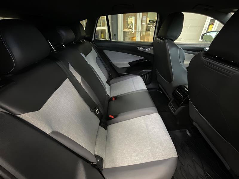 Used 2023 Volkswagen ID.4 Pro RWD image 18