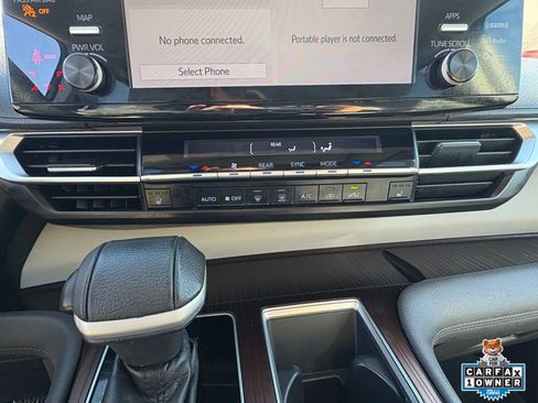 Used 2021 Toyota Sienna XLE image 19