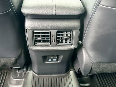 Used 2022 Toyota RAV4 Limited image 27