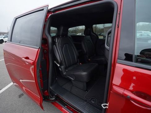 New 2026 Chrysler Pacifica Select image 22