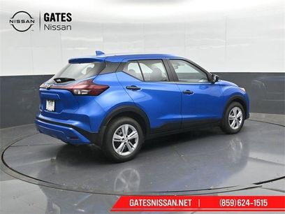 New 2025 Nissan Kicks Play S