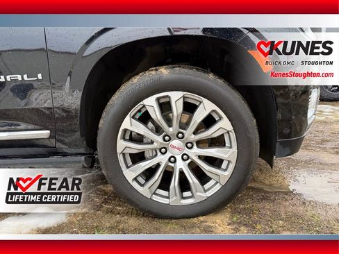 Used 2023 GMC Yukon Denali image 5