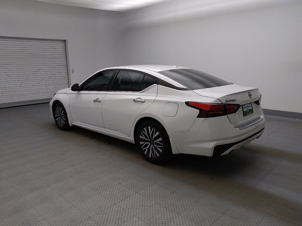 Used 2023 Nissan Altima 2.5 SV w/ SV Premium Package FWD image 3