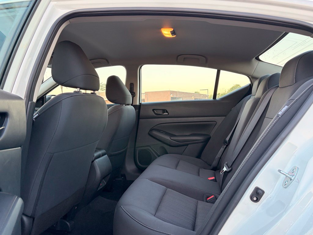 Used 2025 Nissan Altima 2.5 SV FWD image 18