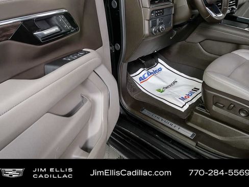 Used 2025 Chevrolet Tahoe LT RWD image 7