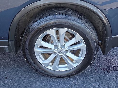 Used 2015 Nissan Rogue SV image 30
