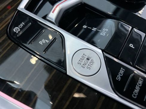 Used 2024 BMW X7 xDrive40i image 22