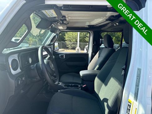 Used 2025 Jeep Wrangler Unlimited Sport AWD/4WD image 15