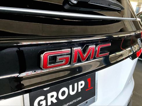 Used 2025 GMC Acadia AT4 w/ Luxury Package AWD/4WD image 30