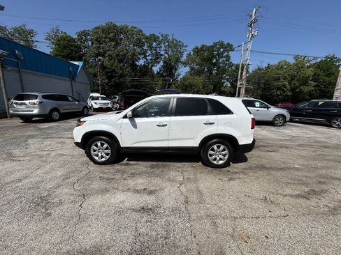 Used 2012 Kia Sorento FWD w/ Third Row Pkg image 4