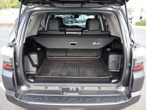 Used 2023 Toyota 4Runner SR5 Premium w/ Moonroof Package AWD/4WD image 36
