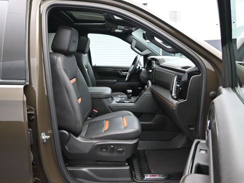 Used 2023 GMC Sierra 1500 AT4 w/ AT4 Premium Package image 13