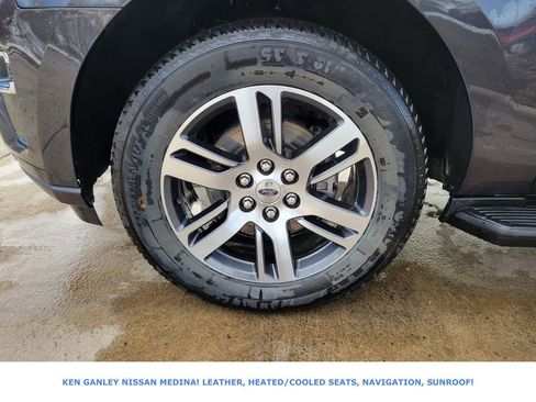 Used 2024 Ford Expedition Limited image 18