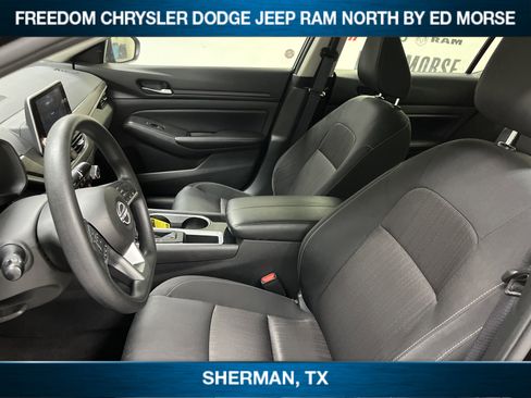 Used 2024 Nissan Altima 2.5 SV image 7