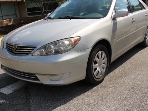 Used 2005 Toyota Camry LE image 7