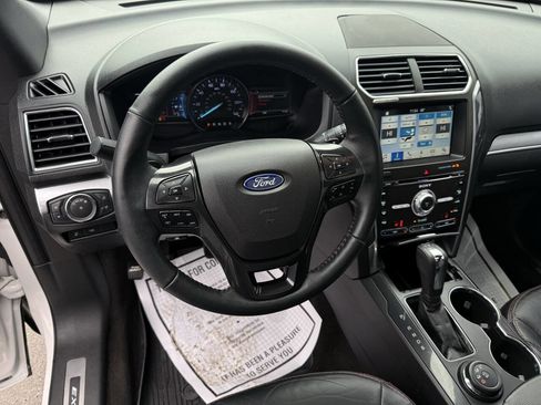 Used 2018 Ford Explorer Sport image 13