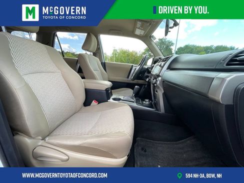 Used 2014 Toyota 4Runner SR5 AWD/4WD image 37