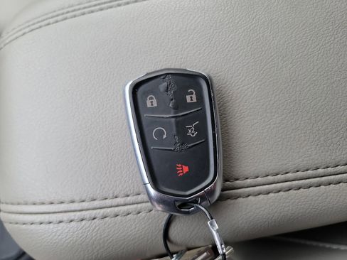 Used 2023 Cadillac XT4 Premium Luxury image 23