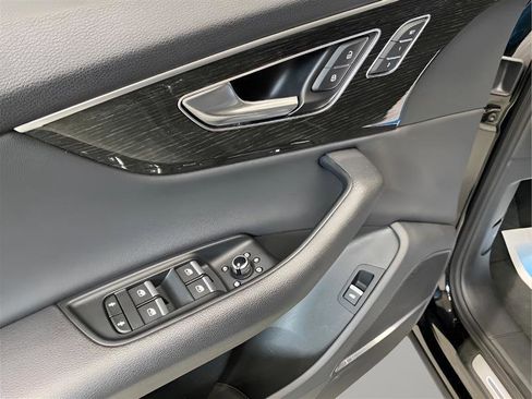 Used 2021 Audi Q7 3.0T Premium Plus image 25