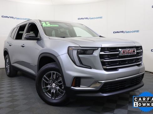 Used 2025 GMC Acadia Elevation image 2
