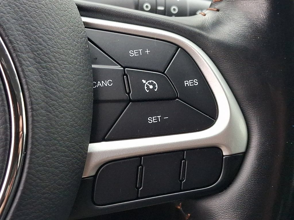 Used 2019 Jeep Compass Latitude w/ Cold Weather Group AWD/4WD image 24