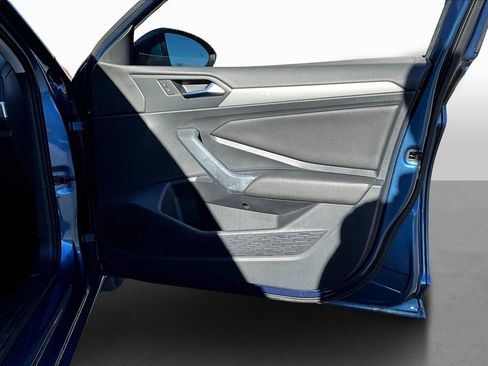 Used 2020 Volkswagen Jetta R-Line image 16