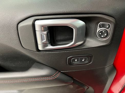 Used 2022 Jeep Gladiator Rubicon w/ Cold Weather Group AWD/4WD image 25