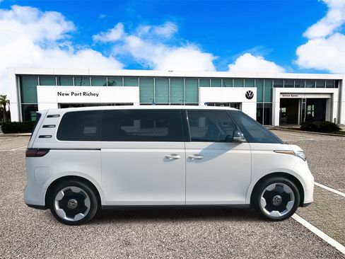 New 2025 Volkswagen ID. Buzz Pro S image 9