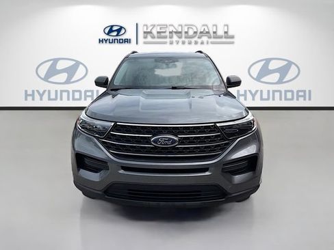 Used 2021 Ford Explorer XLT RWD image 2