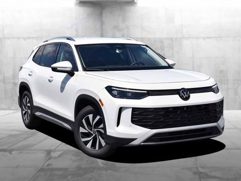 New 2026 Volkswagen Tiguan S FWD image 2