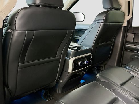 Used 2024 Ford Expedition Max XLT image 28