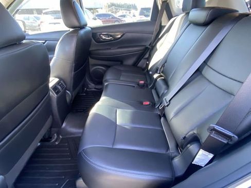 Used 2020 Nissan Rogue SL w/ Premium Package image 13
