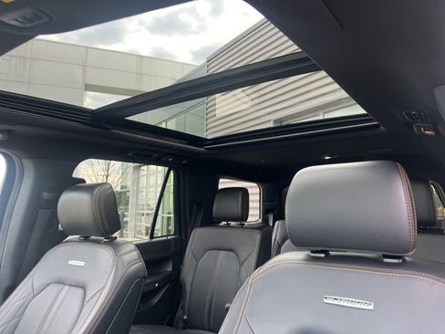 Used 2023 Ford Expedition Platinum image 25