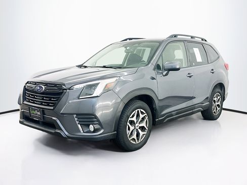 Used 2022 Subaru Forester Premium image 3